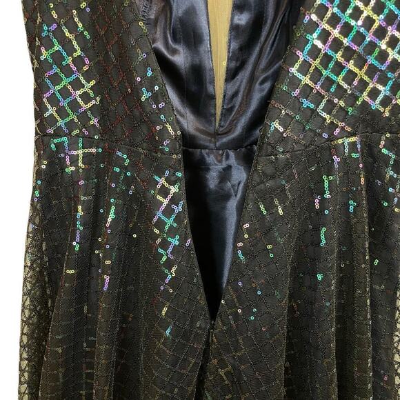 Mac Duggal Plunging Neckline Sequin Long Party Dress Black Iridescent Size 4 - Picture 10 of 13